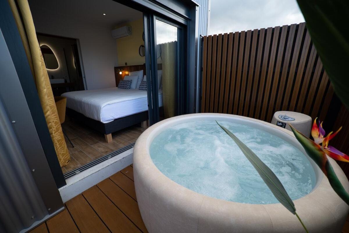 Maison Le Patio Jacuzzi Сен-Дени Экстерьер фото
